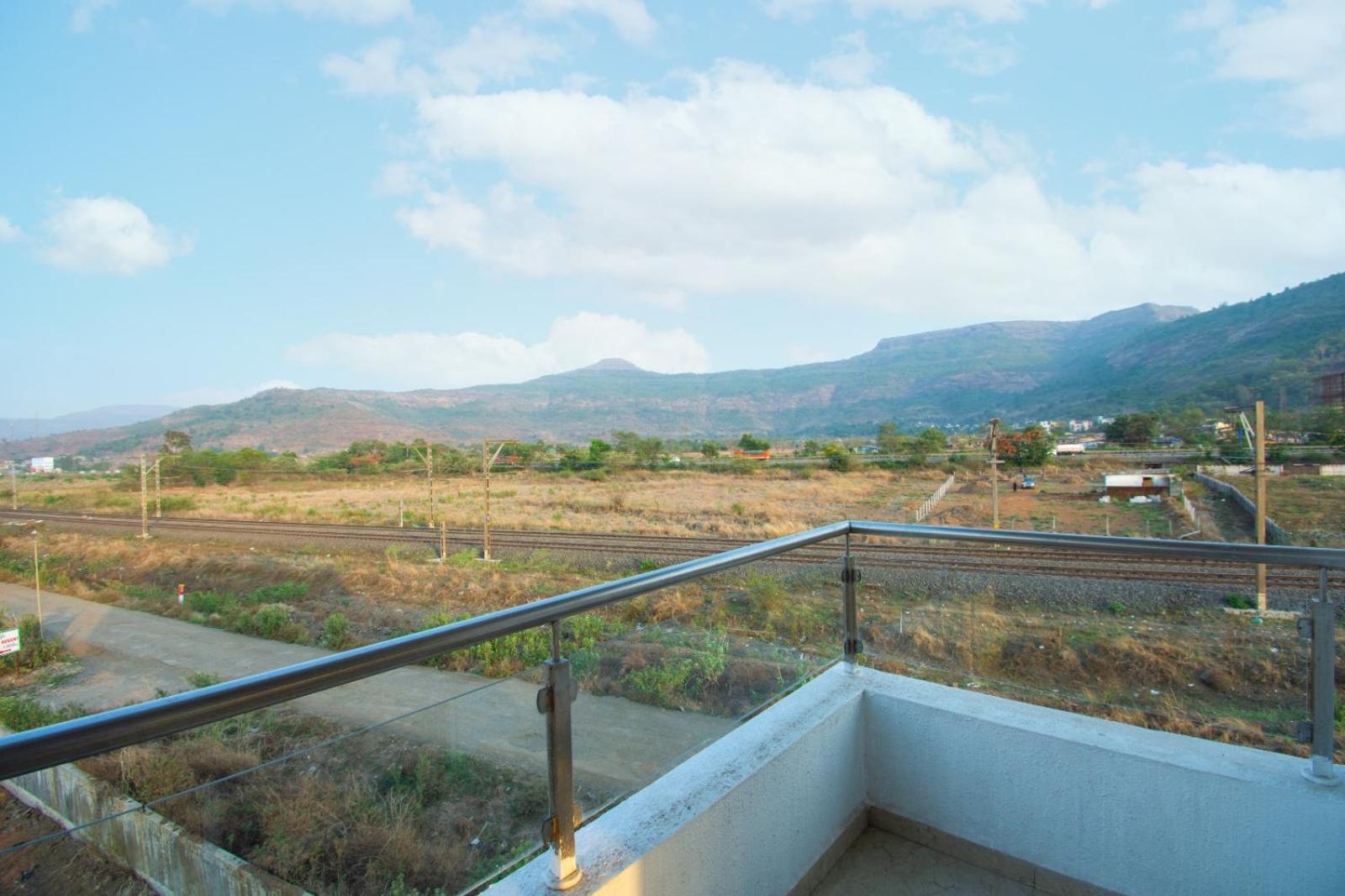 لونافالا Empyrean Stay Ll 6Bhk Ll Royal Bramha Palace Ll Pvt Pool Ll المظهر الخارجي الصورة
